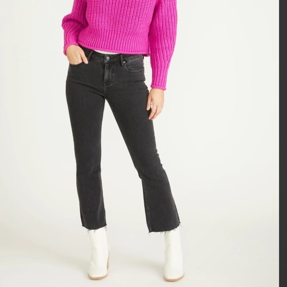 NWT Vigoss Marley Mid Rise Crop Boot Jean Size 29 - Picture 1 of 12